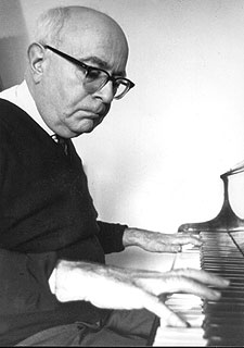 adorno-piano